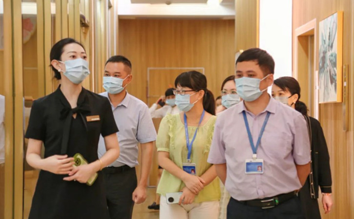 深圳禧月薈月子中心榮獲“五星級月子保健機(jī)構(gòu)認(rèn)證”稱號2 深圳禧月薈月子中心榮獲“五星級月子保健機(jī)構(gòu)認(rèn)證”稱號2