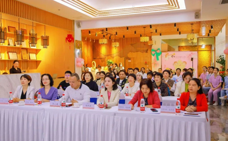 月子中心第五屆“天使杯”護(hù)理技能大賽圓滿(mǎn)舉辦成功1 月子中心第五屆“天使杯”護(hù)理技能大賽圓滿(mǎn)舉辦成功1